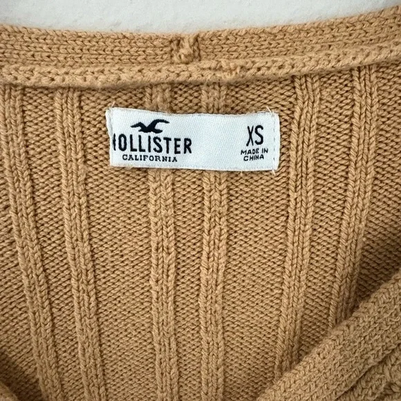 Hollister Tan Cable Knit Cropped Cardigan – Size XS - Picture 2 of 3